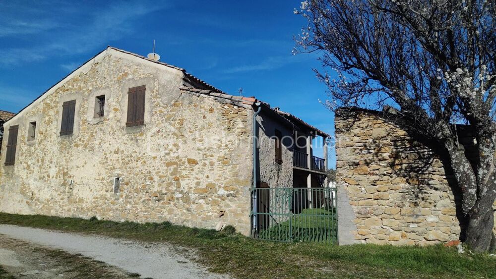 Petit bijou en Provence: Maison T4 au premier étage d'un corps de ferme baigné d'histoire avec confort et piscine!