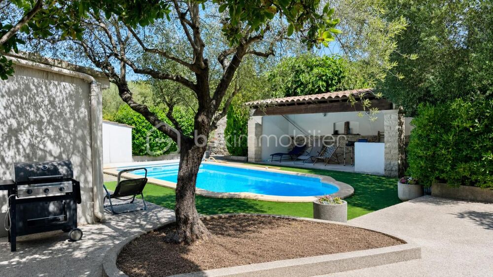 Achat Maison de plain-pied 4 chambres de 127 m² avec Terrain de 1478 m²  Piscine  Garage  Camps-la-Source (83170)