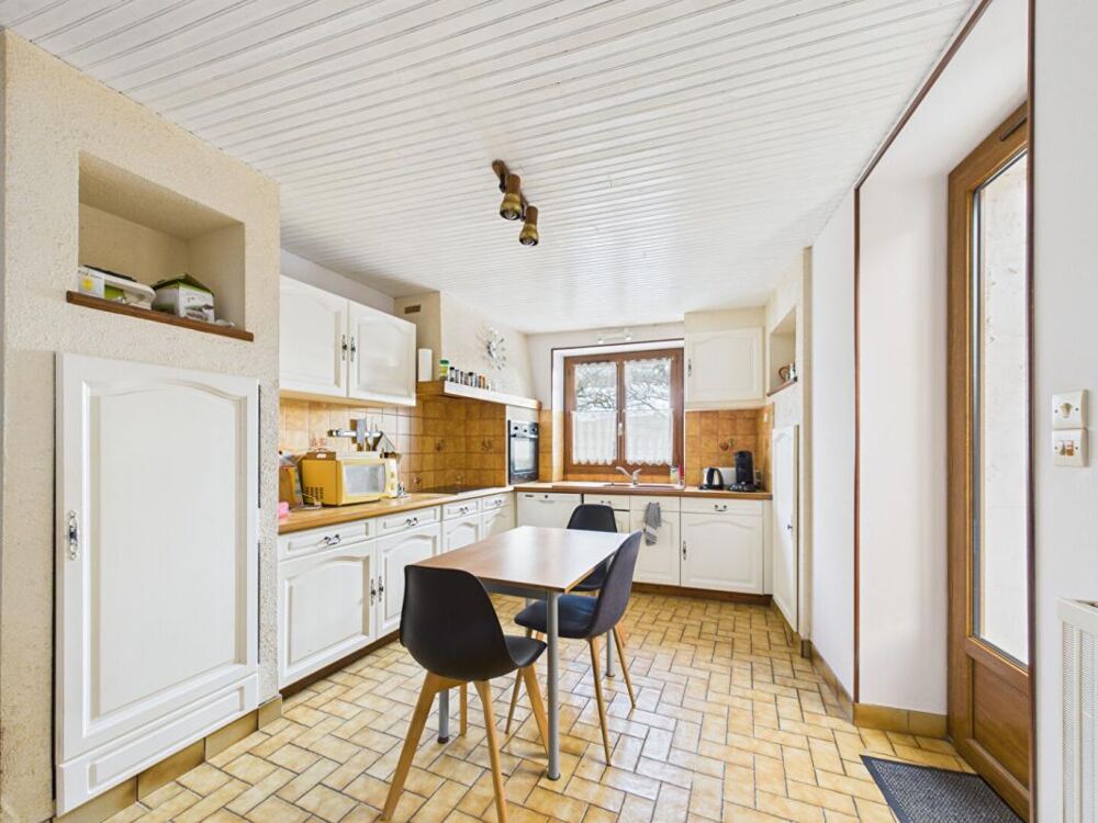 Vente Maison Maison r�nov�e � Vivonne de 165 m2, 4 chambres, 1 bureau, jardin, garage Vivonne