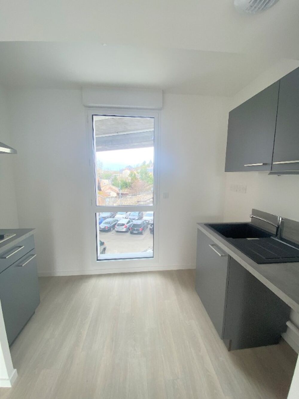T3 avec balcon et parking à TOURS