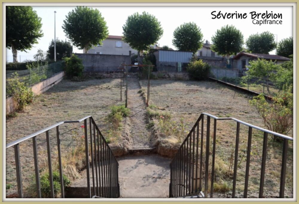Vente Immeuble Immeuble à vendre NOIRETABLE (42), 4 appartements, jardin, garage Noiretable