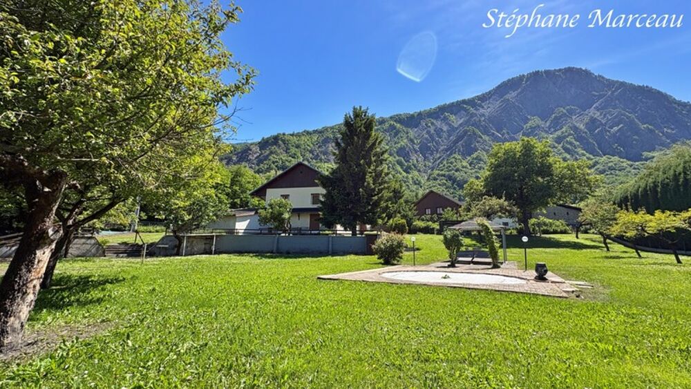 Vente Maison Maison à vendre 8 pièces (73), Terrain clos, Sans vis à vis, Proche des commodités Saint jean de maurienne