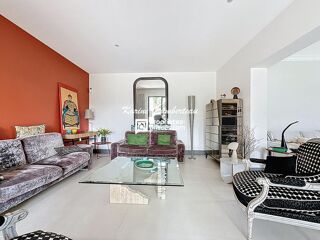  Propriété/château à vendre 8 pièces 321 m²