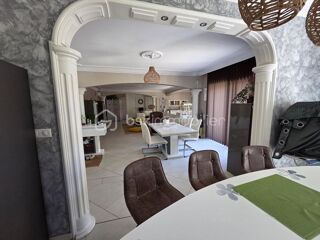  Propriété/château à vendre 5 pièces 204 m²