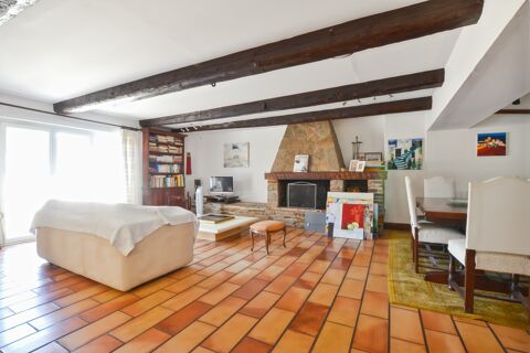   Maison de caractère 186 m² – 5 chambres dont 4 suites parentales – Terrasse – Causses-et-Veyran Maison - 6 pièce(s) - 186 m²