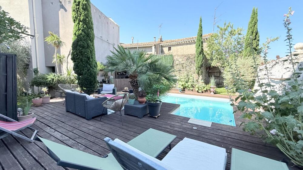 Demeure de caractère en pierres ! 320 m² habitables avec piscine sur une parcelle totale de 517m²+ Appartement T3 indépendant lo