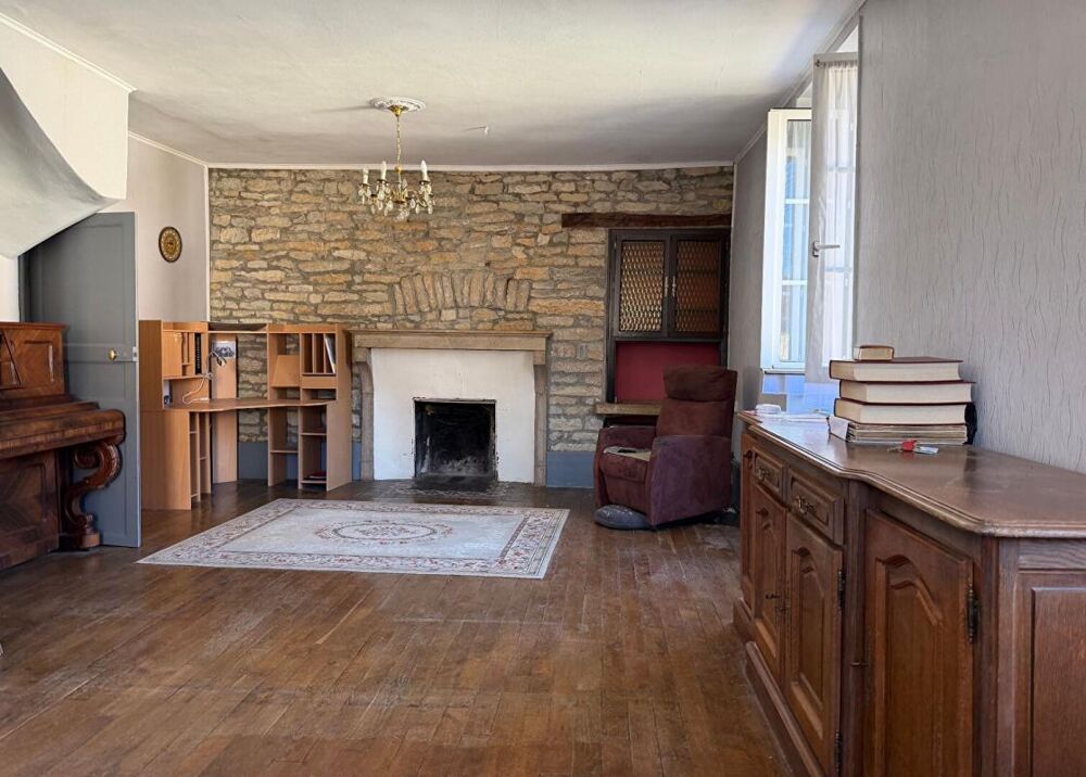 Maison ancienne 6 pièces 127 m² avec courrette de 30 m2 devant