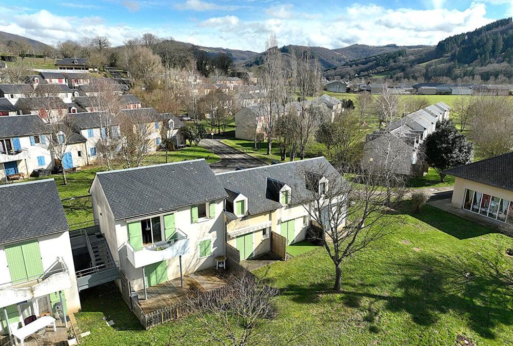 Appartement 3 pièces avec balcon, parking et piscines