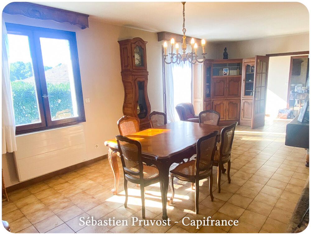 Maison à vendre 4 pièces NONTRON (24), Semi plain-pied, beau terrain clos 1845m2, sous-sol complet, secteur résidentiel