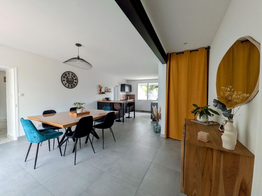 Maison à vendre 144m² - SAINT PIERRE DES ECHAUBROGNES (79)