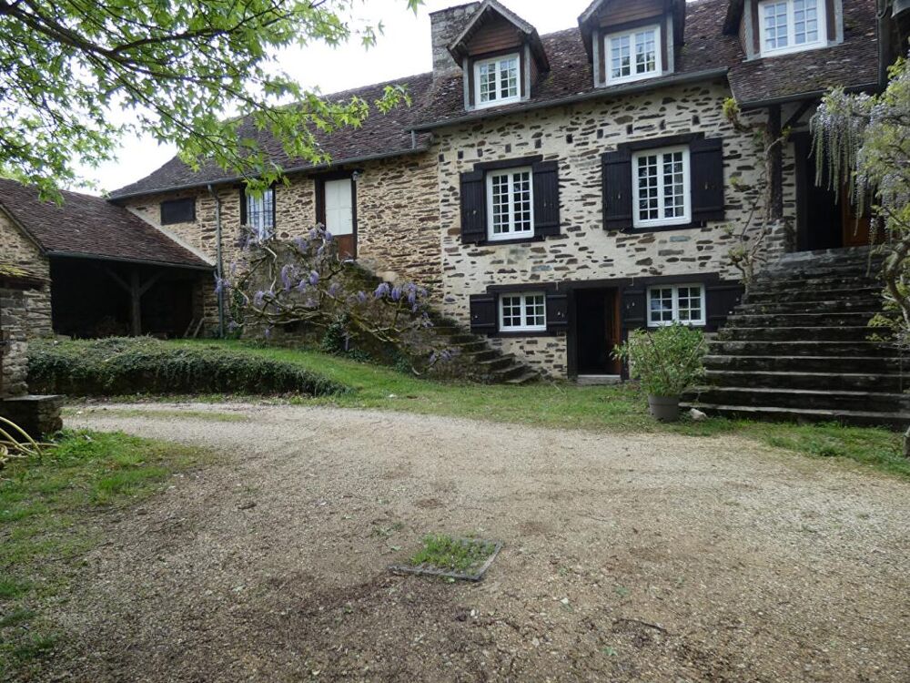 Propriété Payzac 440 m2 / 9 chambres /terrain 3 hectares / bord de rivière