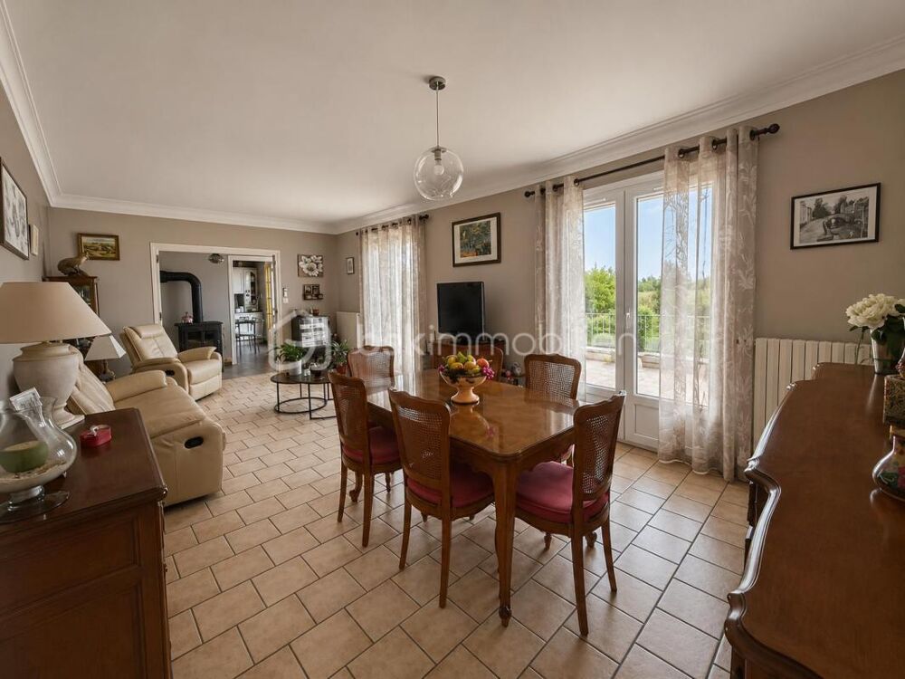 Vente Maison Maison familiale de 142 m² avec terrain arboré de 2 394 m², sous-sol complet et combles aménagés Bussy albieux