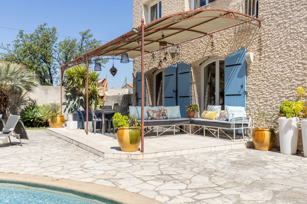 - CHATEAUNEUF LES MARTIGUES (13) - MAISON DE PRESTIGE - T10 - 3 SUITES PARENTALES + 3 CHAMBRES - PISCINE -TERRASSE - PARKING - C