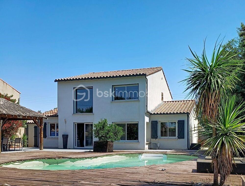 VILLA FAMILIALE DE 195 M²  PISCINE  DOUBLE GARAGE