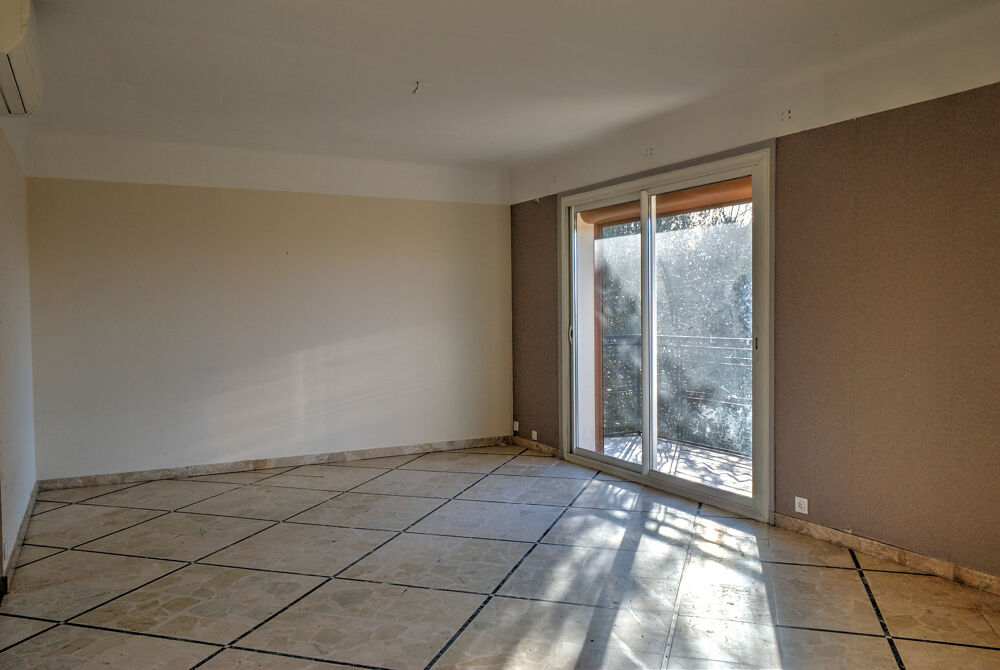 Vente Maison GENAY (69) - Maison 141 m² - 7 pièces - 1775 m² de terrain - Fort potentiel Genay