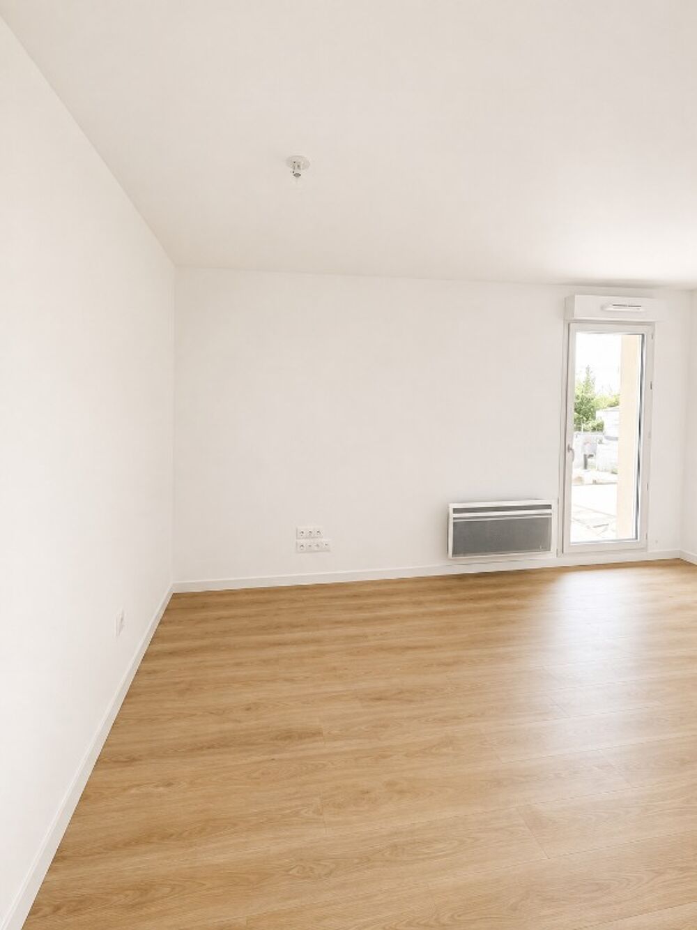 Location Appartement Studio avec parking à Clermont-de-l'Oise Clermont