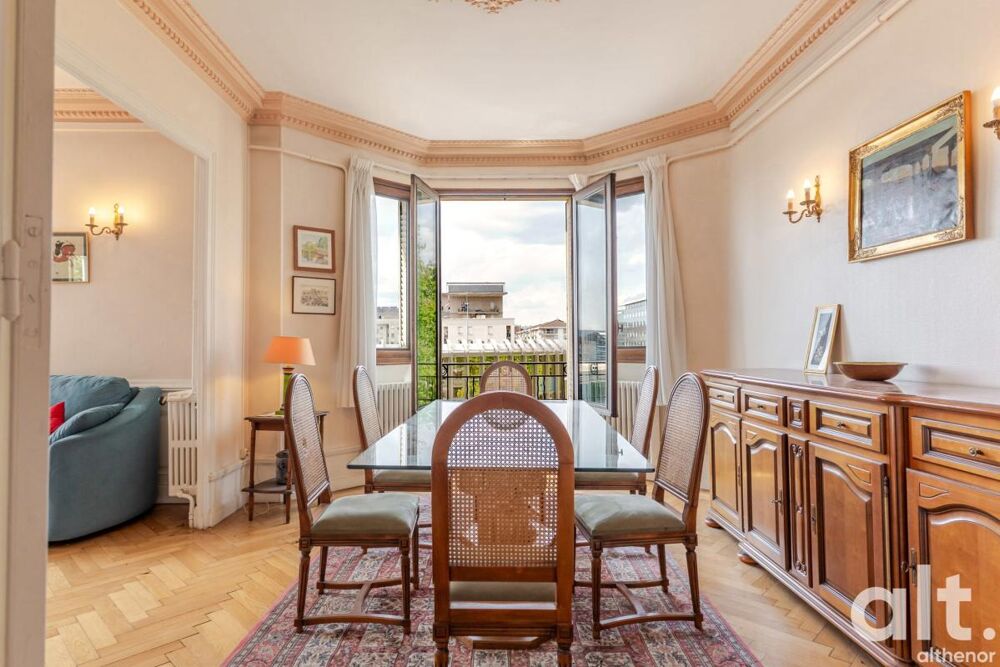 Appartement bourgeois à Annecy  6 pièces et 4 balcons