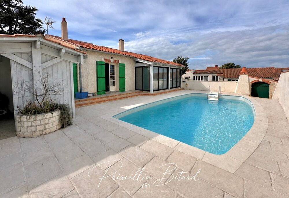 Aigrefeuille d'Aunis, maison de plain-pied avec piscine, garage de 80 m² et bureau indépendant