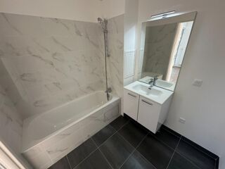  Appartement à louer 3 pièces 64 m²