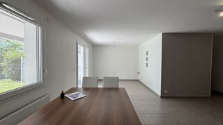  Appartement à louer 3 pièces 65 m²