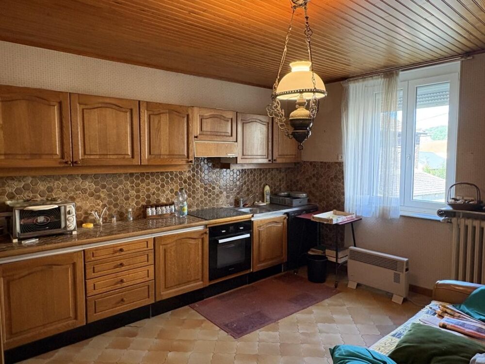 Réhon (54430)  Maison de village avec garage, jardin et grenier aménageable