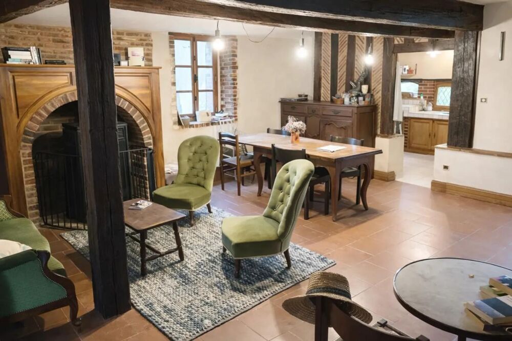 Charmante maison avec piscine à Mézilles