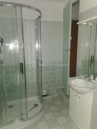  Appartement à louer 3 pièces 65 m²