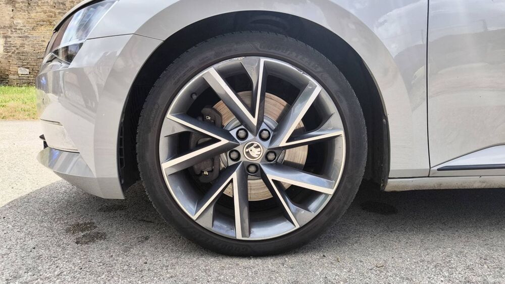 Superb 2.0 TSI 272 4x4 DSG7 Sportline - Automatique Toit ouvrant 2018 occasion 71100 Chalon Sur Saone
