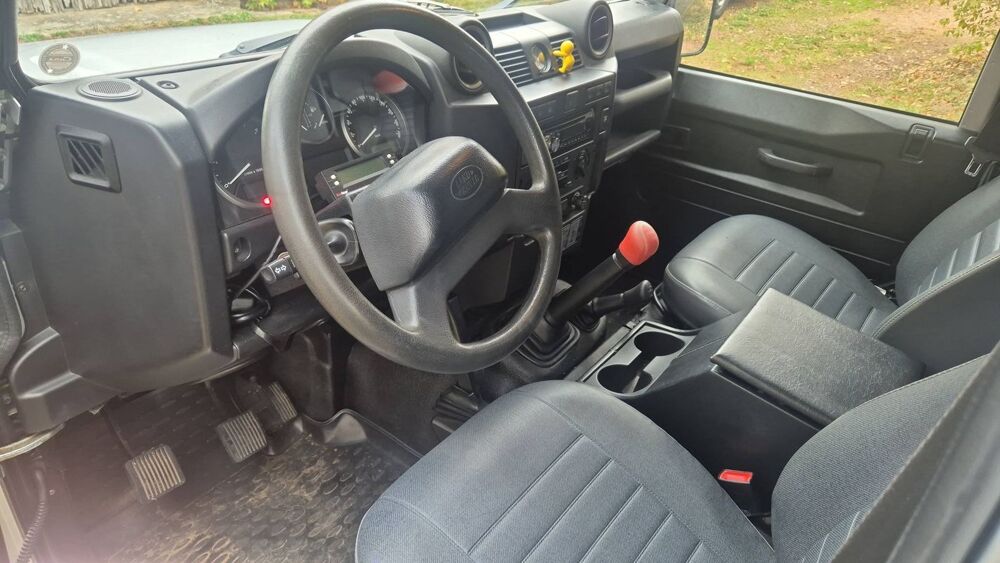 Defender Station Wagon 2.4 TDCi 122 Td4 2009 occasion 03200 Vichy