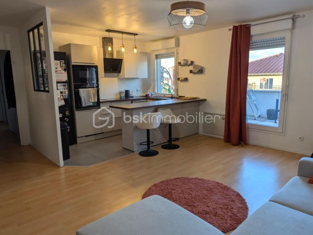 Location Appartement A LOUER- SUPERBE 3 PIÈCES MEUBLÉ AVEC TERRASSE ET PARKING Deuil la barre