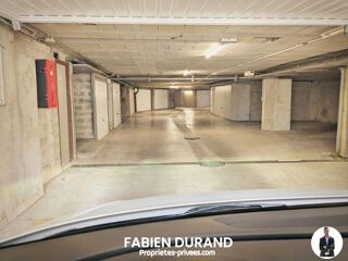  Parking / Garage  vendre 1 pice 46 m