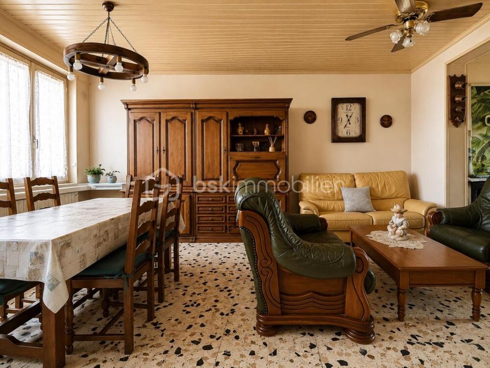 Maison individuelle 105 m²  3 chambres  Garage en sous-sol  Jardin