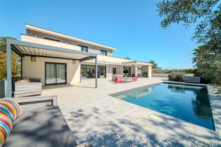  Maison � vendre 8 pi�ces 325 m�