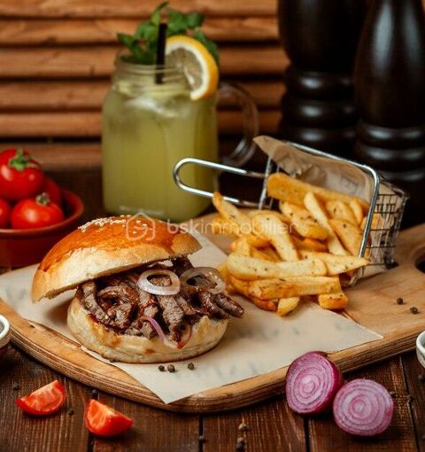 &Agrave; LOUER – LOCAL COMMERCIAL ID&Eacute;AL BAR / RESTAURANT AVEC LICENCE IV – NANTES 121000 44000 Nantes