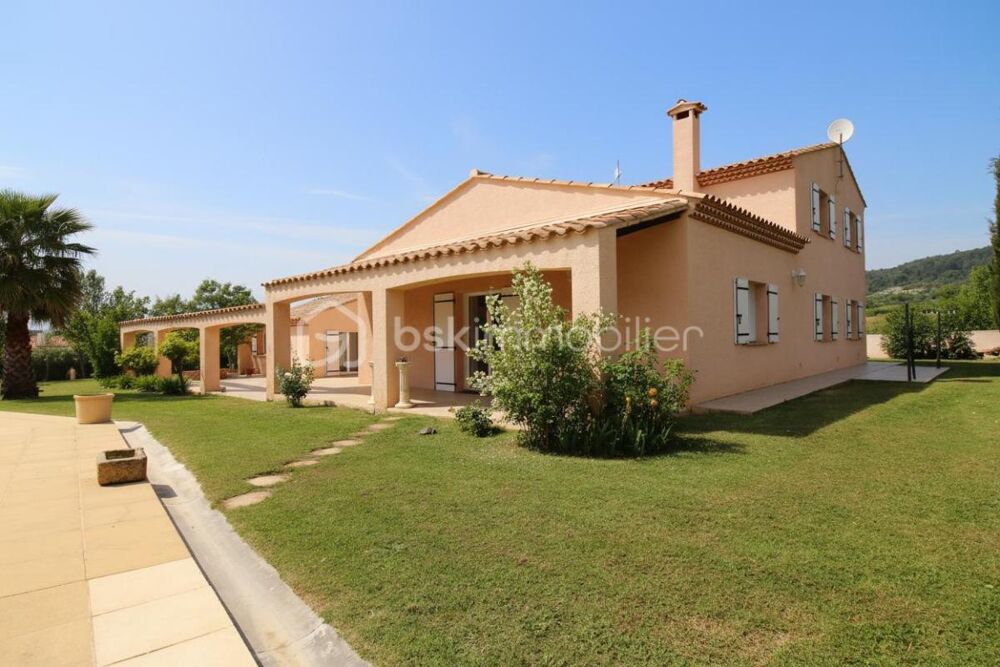 Votre oasis de tranquillité : villa 5 chambres avec piscine et cuisine d'été sur plus de 2 500 m²