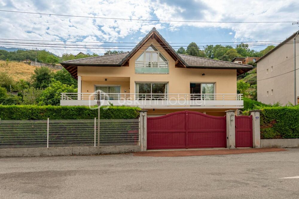 EXCLUSIVITE : villa contemporaine 155 m2 + sous sol au calme et proche centre ville ALBERTVILLE
