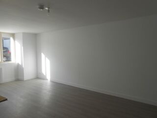  Appartement à louer 4 pièces 113 m²