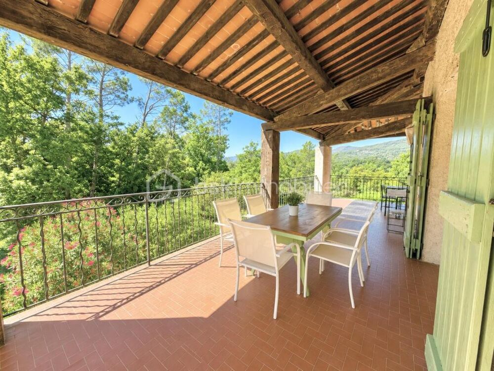 à vendre  Propriété/château Fayence (83440)