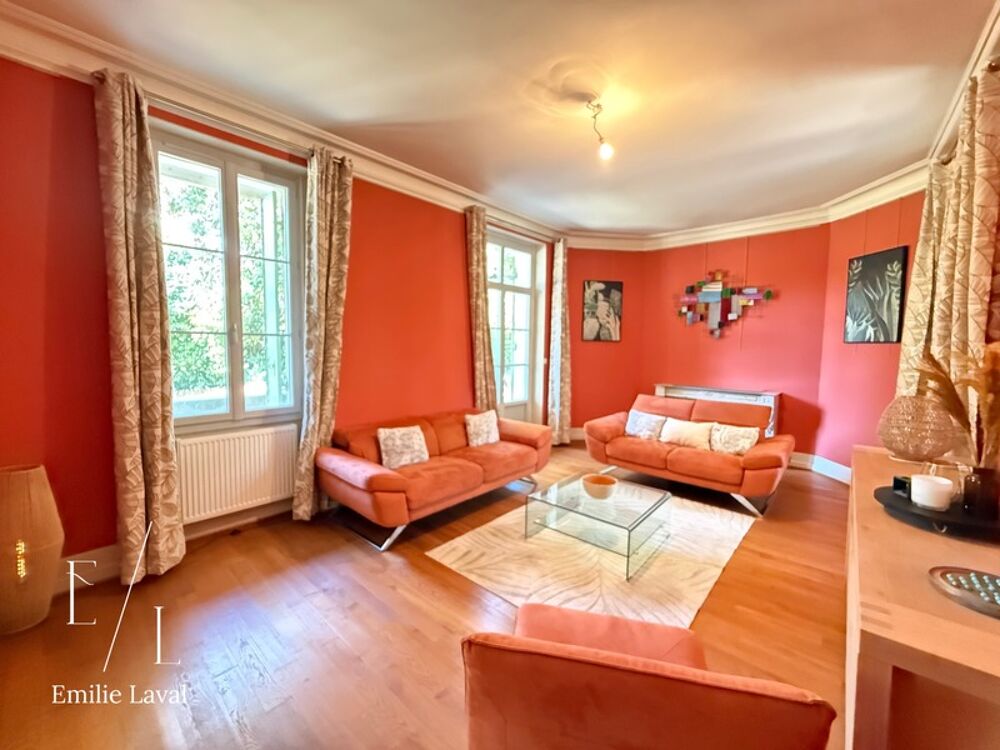 Maison atypique de 9 chambres et 6 salles de bain à Pineuilh 33