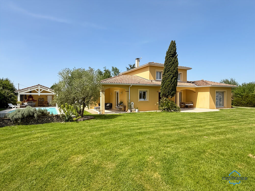 Dpt Landes (40), à vendre AIRE SUR L'ADOUR maison contemporaine T6 de 202m² habitables + terrases, pool house, garage de 60 m² e