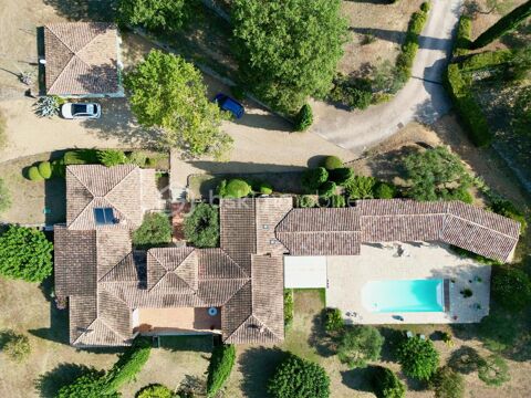   Propri�t� priv�e sur 2 hectares Propri�t�/ch�teau - 10 pi�ce(s) - 314 m�