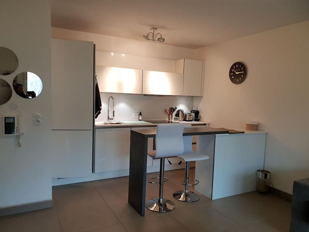 À VENDRE ? Superbe F2 avec terrasse ? Triangle d'Or