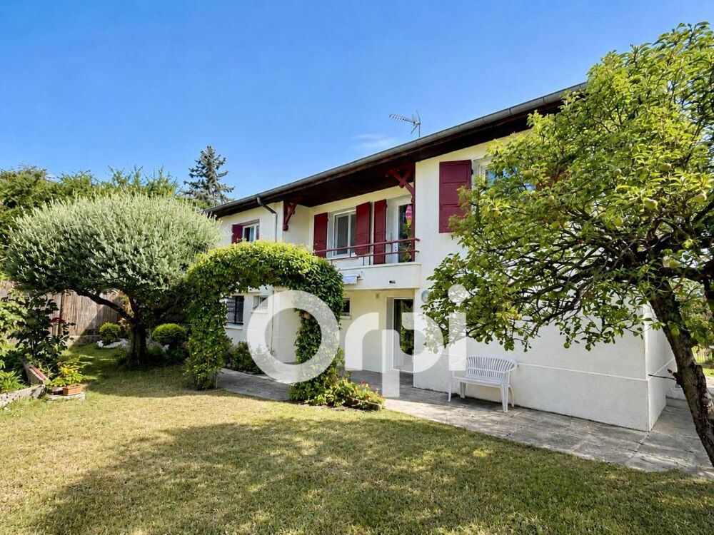 Maison familiale avec jardin et dépendance à Villard-Bonnot