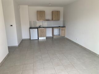  Appartement à louer 3 pièces 56 m²