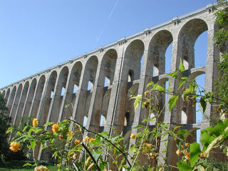  Immeuble  vendre 15 + pices 2000 m