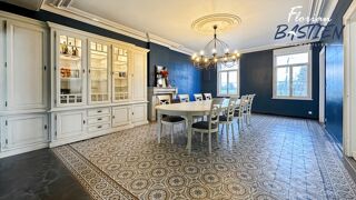  Maison � vendre 8 pi�ces 234 m�