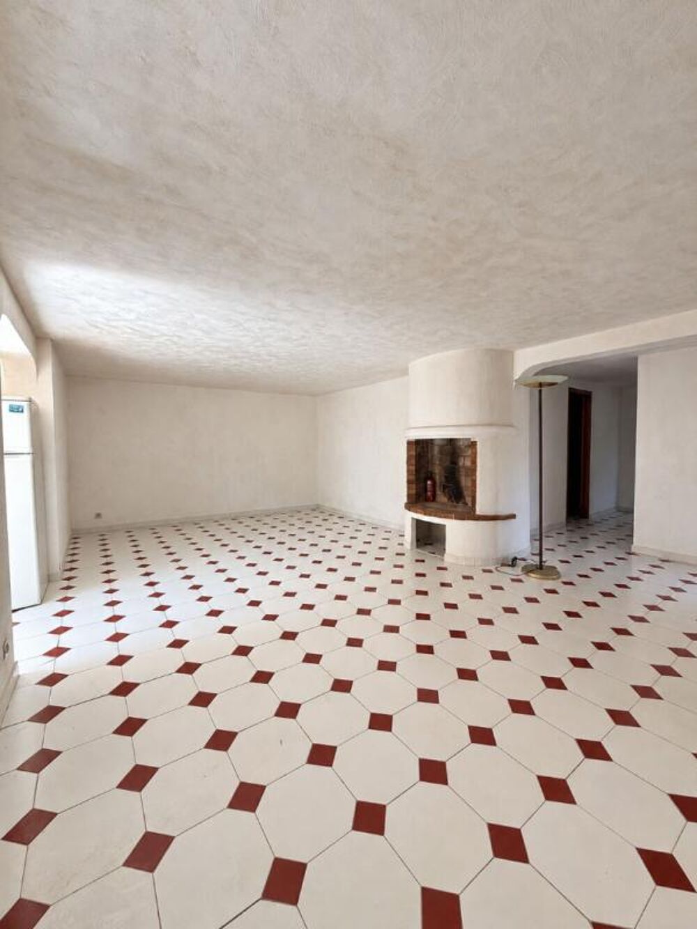Vente Appartement Appartement 85 m² à rénover - Quartier d'Anthéor - Belle terrasse avec cuisine d'été - 1 stationnement  - À 200 mètres de la pla Saint raphael