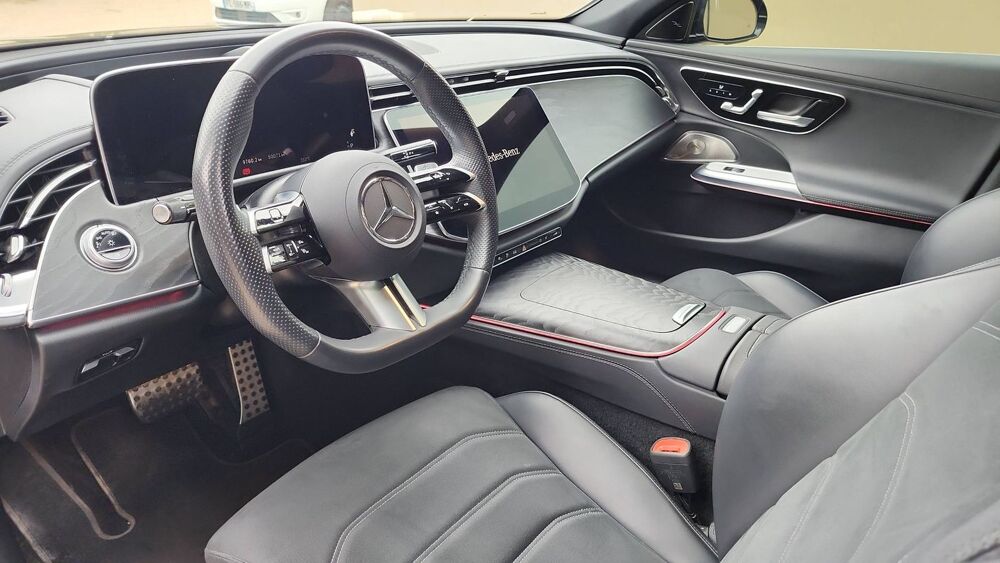 Classe E W214 300 de 313 EQ Power 9G-Tronic AMG Line - Entretien cons 2024 occasion 49100 Angers