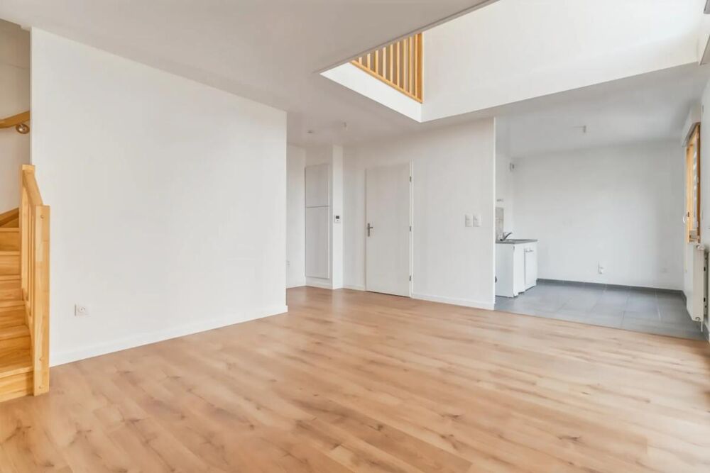 Duplex lumineux avec séjour impressionnant à double hauteur
