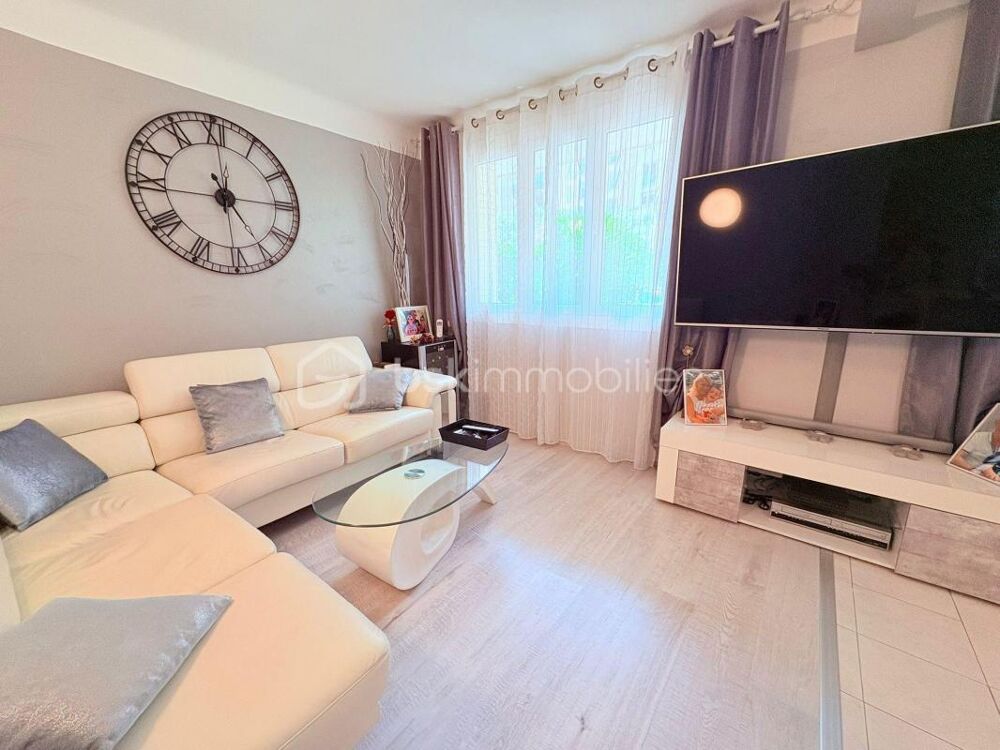 Grand 3/4 pièces traversant de 67 m²  parking privé  Pasteur, Nice